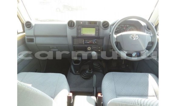 Buy Import Toyota Land Cruiser Beige Car in Import - Dubai in Region of Bouenza Buy Import Toyota Land Cruiser Beige Car in Import - Dubai in Region of Bouenza