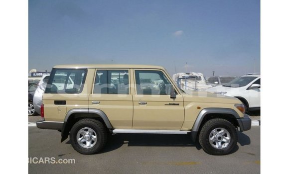 Buy Import Toyota Land Cruiser Beige Car in Import - Dubai in Region of Bouenza Buy Import Toyota Land Cruiser Beige Car in Import - Dubai in Region of Bouenza