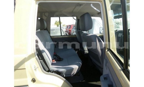 Buy Import Toyota Land Cruiser Beige Car in Import - Dubai in Region of Bouenza Buy Import Toyota Land Cruiser Beige Car in Import - Dubai in Region of Bouenza