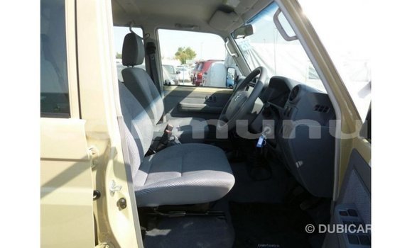 Buy Import Toyota Land Cruiser Beige Car in Import - Dubai in Region of Bouenza Buy Import Toyota Land Cruiser Beige Car in Import - Dubai in Region of Bouenza