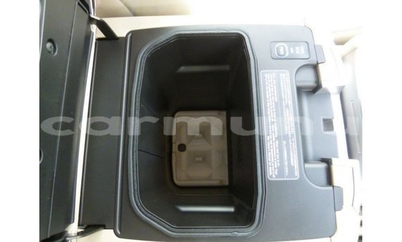 Buy Import Toyota Land Cruiser White Car in Import - Dubai in Region of Bouenza Buy Import Toyota Land Cruiser White Car in Import - Dubai in Region of Bouenza