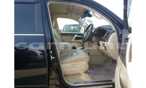 Buy Import Toyota Land Cruiser Black Car in Import - Dubai in Region of Bouenza Buy Import Toyota Land Cruiser Black Car in Import - Dubai in Region of Bouenza
