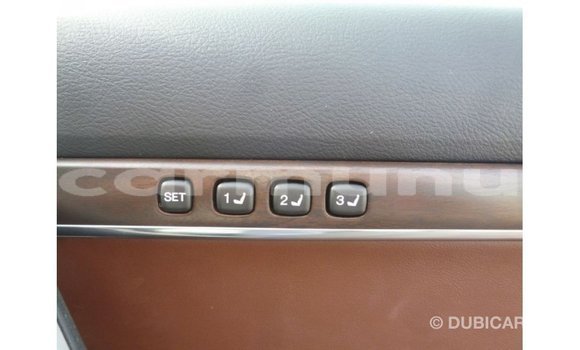 Buy Import Toyota Land Cruiser White Car in Import - Dubai in Region of Bouenza Buy Import Toyota Land Cruiser White Car in Import - Dubai in Region of Bouenza