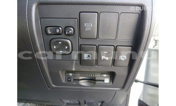 Buy Import Toyota Land Cruiser White Car in Import - Dubai in Region of Bouenza Buy Import Toyota Land Cruiser White Car in Import - Dubai in Region of Bouenza