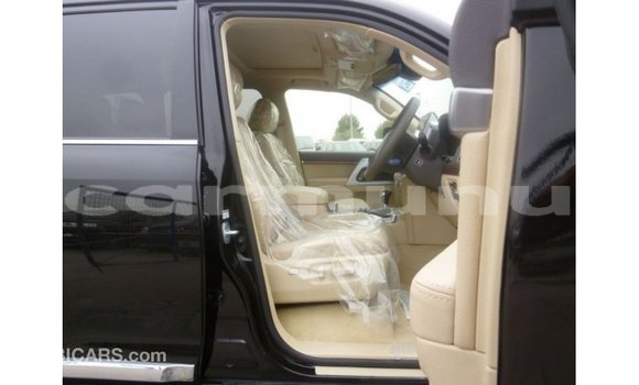 Buy Import Toyota Land Cruiser Black Car in Import - Dubai in Region of Bouenza Buy Import Toyota Land Cruiser Black Car in Import - Dubai in Region of Bouenza