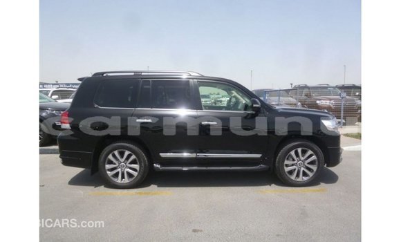 Buy Import Toyota Land Cruiser Black Car in Import - Dubai in Region of Bouenza Buy Import Toyota Land Cruiser Black Car in Import - Dubai in Region of Bouenza
