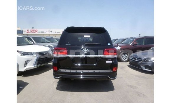 Buy Import Toyota Land Cruiser Black Car in Import - Dubai in Region of Bouenza Buy Import Toyota Land Cruiser Black Car in Import - Dubai in Region of Bouenza