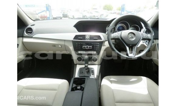 Buy Import Mercedes-Benz 190 Black Car in Import - Dubai in Region of Bouenza Buy Import Mercedes-Benz 190 Black Car in Import - Dubai in Region of Bouenza