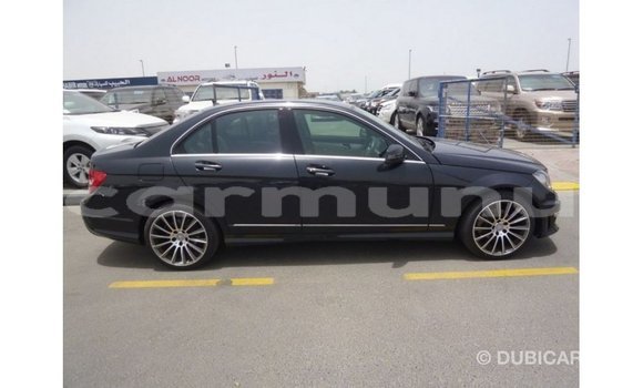 Buy Import Mercedes-Benz 190 Black Car in Import - Dubai in Region of Bouenza Buy Import Mercedes-Benz 190 Black Car in Import - Dubai in Region of Bouenza