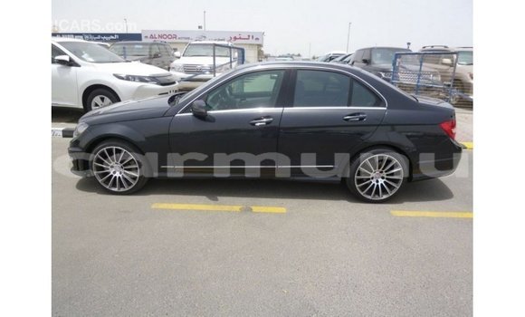 Buy Import Mercedes-Benz 190 Black Car in Import - Dubai in Region of Bouenza Buy Import Mercedes-Benz 190 Black Car in Import - Dubai in Region of Bouenza