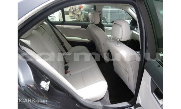 Buy Import Mercedes-Benz 190 Black Car in Import - Dubai in Region of Bouenza Buy Import Mercedes-Benz 190 Black Car in Import - Dubai in Region of Bouenza