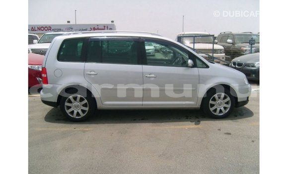 Buy Import Volkswagen Touran Other Car in Import - Dubai in Region of Bouenza Buy Import Volkswagen Touran Other Car in Import - Dubai in Region of Bouenza