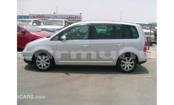 Buy Import Volkswagen Touran Other Car in Import - Dubai in Region of Bouenza Buy Import Volkswagen Touran Other Car in Import - Dubai in Region of Bouenza