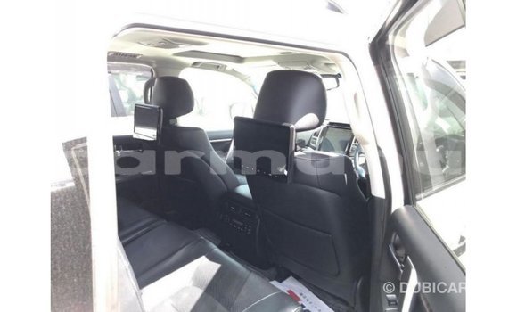 Acheter Import Voiture Toyota Land Cruiser Blanc à Import - Dubai, Région de la Bouenza Acheter Import Voiture Toyota Land Cruiser Blanc à Import - Dubai, Région de la Bouenza