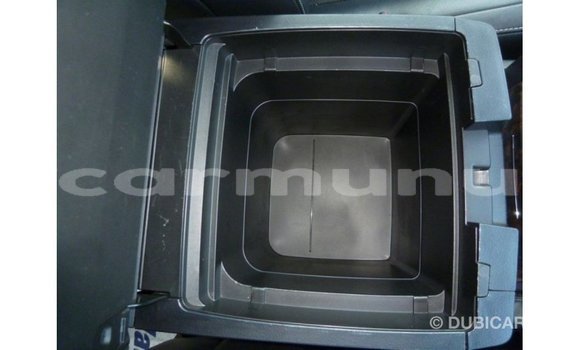 Acheter Import Voiture Toyota Land Cruiser Blanc à Import - Dubai, Région de la Bouenza Acheter Import Voiture Toyota Land Cruiser Blanc à Import - Dubai, Région de la Bouenza