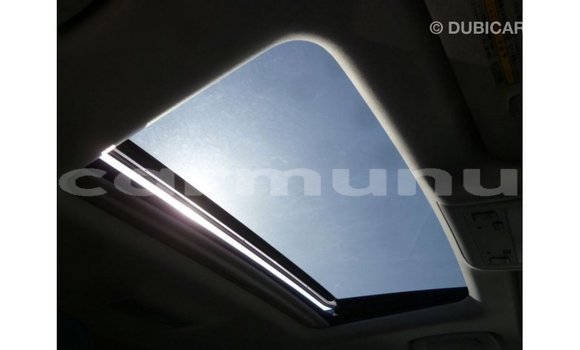 Acheter Import Voiture Toyota Land Cruiser Blanc à Import - Dubai, Région de la Bouenza Acheter Import Voiture Toyota Land Cruiser Blanc à Import - Dubai, Région de la Bouenza