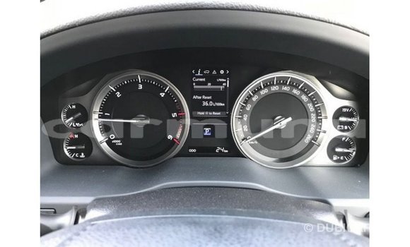 Acheter Import Voiture Toyota Land Cruiser Blanc à Import - Dubai, Région de la Bouenza Acheter Import Voiture Toyota Land Cruiser Blanc à Import - Dubai, Région de la Bouenza