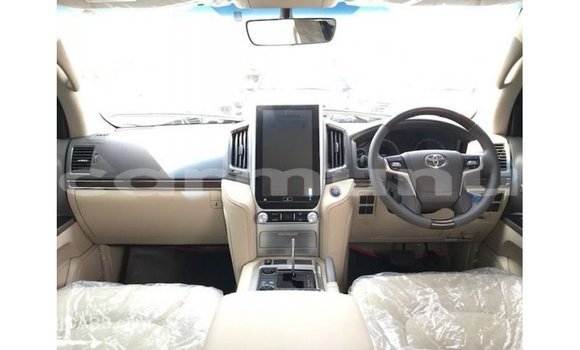 Buy Import Toyota Land Cruiser Other Car in Import - Dubai in Region of Bouenza Buy Import Toyota Land Cruiser Other Car in Import - Dubai in Region of Bouenza