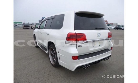 Buy Import Toyota Land Cruiser White Car in Import - Dubai in Region of Bouenza Buy Import Toyota Land Cruiser White Car in Import - Dubai in Region of Bouenza