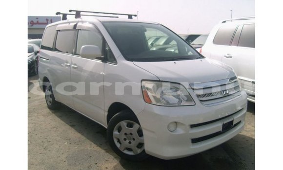 Acheter Import Voiture Toyota Noah Blanc à Import - Dubai, Région de la Bouenza Acheter Import Voiture Toyota Noah Blanc à Import - Dubai, Région de la Bouenza