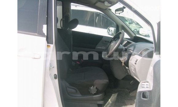 Acheter Import Voiture Toyota Noah Blanc à Import - Dubai, Région de la Bouenza Acheter Import Voiture Toyota Noah Blanc à Import - Dubai, Région de la Bouenza