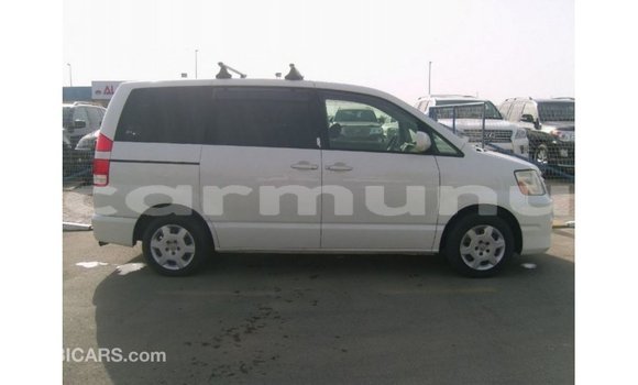 Acheter Import Voiture Toyota Noah Blanc à Import - Dubai, Région de la Bouenza Acheter Import Voiture Toyota Noah Blanc à Import - Dubai, Région de la Bouenza