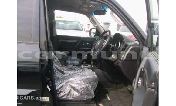 Acheter Import Voiture Mitsubishi Pajero Noir à Import - Dubai, Région de la Bouenza Acheter Import Voiture Mitsubishi Pajero Noir à Import - Dubai, Région de la Bouenza