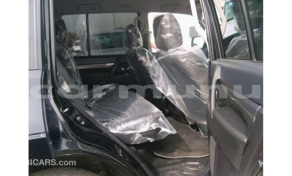Acheter Import Voiture Mitsubishi Pajero Noir à Import - Dubai, Région de la Bouenza Acheter Import Voiture Mitsubishi Pajero Noir à Import - Dubai, Région de la Bouenza