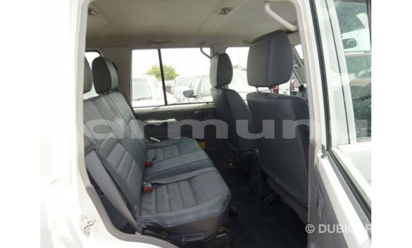 Buy Import Toyota Land Cruiser White Car in Import - Dubai in Region of Bouenza Buy Import Toyota Land Cruiser White Car in Import - Dubai in Region of Bouenza