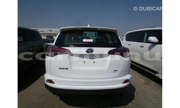 Acheter Import Utilitaire Toyota HiAce Blanc à Import - Dubai, Région de la Bouenza Acheter Import Utilitaire Toyota HiAce Blanc à Import - Dubai, Région de la Bouenza