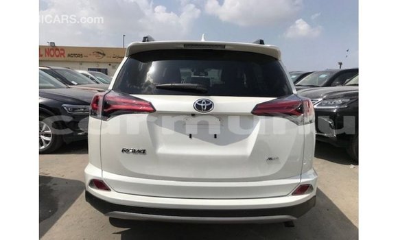 Buy Import Toyota HiAce White Truck in Import - Dubai in Region of Bouenza Buy Import Toyota HiAce White Truck in Import - Dubai in Region of Bouenza