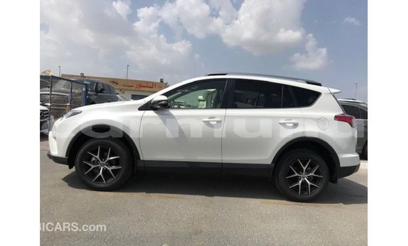 Buy Import Toyota HiAce White Truck in Import - Dubai in Region of Bouenza Buy Import Toyota HiAce White Truck in Import - Dubai in Region of Bouenza