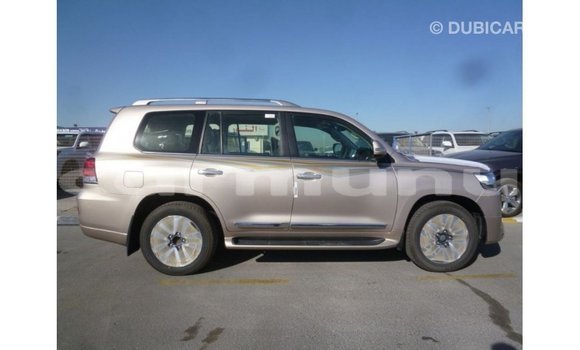 Buy Import Toyota Land Cruiser Other Car in Import - Dubai in Region of Bouenza Buy Import Toyota Land Cruiser Other Car in Import - Dubai in Region of Bouenza