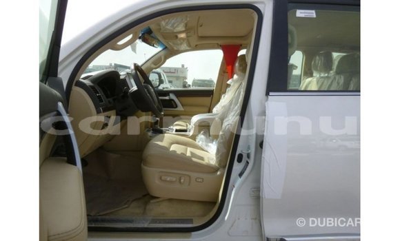Buy Import Toyota Land Cruiser White Car in Import - Dubai in Region of Bouenza Buy Import Toyota Land Cruiser White Car in Import - Dubai in Region of Bouenza