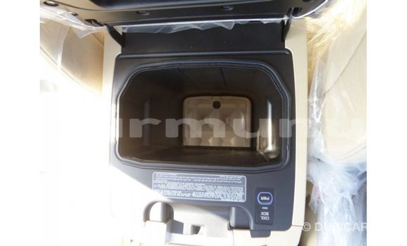 Buy Import Toyota Land Cruiser Other Car in Import - Dubai in Region of Bouenza Buy Import Toyota Land Cruiser Other Car in Import - Dubai in Region of Bouenza