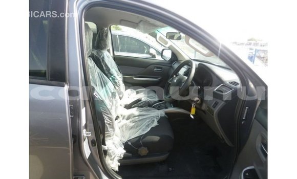 Acheter Import Voiture Mitsubishi i Autre à Import - Dubai, Région de la Bouenza Acheter Import Voiture Mitsubishi i Autre à Import - Dubai, Région de la Bouenza