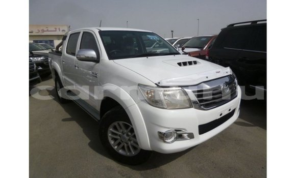 Acheter Import Voiture Toyota Hilux Blanc à Import - Dubai, Région de la Bouenza Acheter Import Voiture Toyota Hilux Blanc à Import - Dubai, Région de la Bouenza