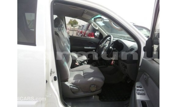 Acheter Import Voiture Toyota Hilux Blanc à Import - Dubai, Région de la Bouenza Acheter Import Voiture Toyota Hilux Blanc à Import - Dubai, Région de la Bouenza