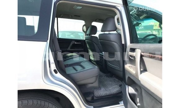 Buy Import Toyota Land Cruiser Other Car in Import - Dubai in Region of Bouenza Buy Import Toyota Land Cruiser Other Car in Import - Dubai in Region of Bouenza