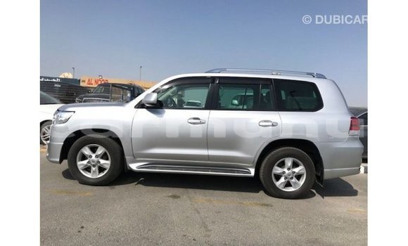 Buy Import Toyota Land Cruiser Other Car in Import - Dubai in Region of Bouenza Buy Import Toyota Land Cruiser Other Car in Import - Dubai in Region of Bouenza