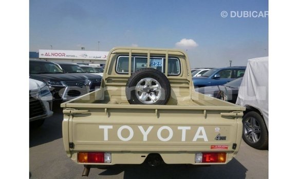 Buy Import Toyota Land Cruiser Beige Car in Import - Dubai in Region of Bouenza Buy Import Toyota Land Cruiser Beige Car in Import - Dubai in Region of Bouenza