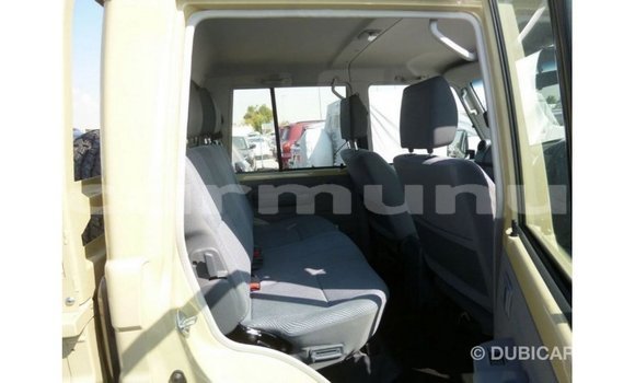 Buy Import Toyota Land Cruiser Beige Car in Import - Dubai in Region of Bouenza Buy Import Toyota Land Cruiser Beige Car in Import - Dubai in Region of Bouenza