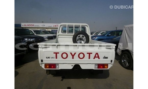 Buy Import Toyota Land Cruiser White Car in Import - Dubai in Region of Bouenza Buy Import Toyota Land Cruiser White Car in Import - Dubai in Region of Bouenza