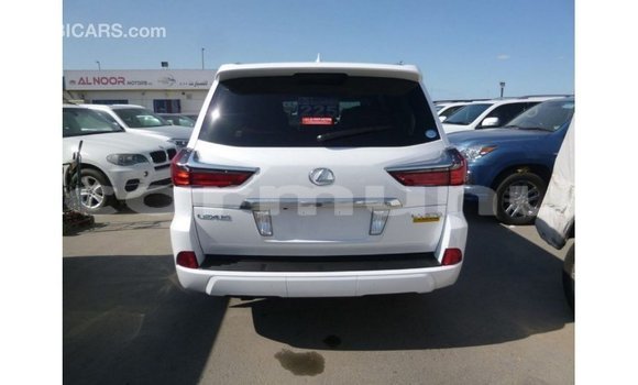 Acheter Import Voiture Lexus LX Blanc à Import - Dubai, Région de la Bouenza Acheter Import Voiture Lexus LX Blanc à Import - Dubai, Région de la Bouenza