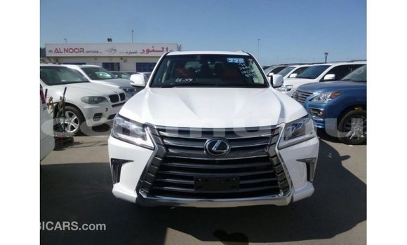 Acheter Import Voiture Lexus LX Blanc à Import - Dubai, Région de la Bouenza Acheter Import Voiture Lexus LX Blanc à Import - Dubai, Région de la Bouenza