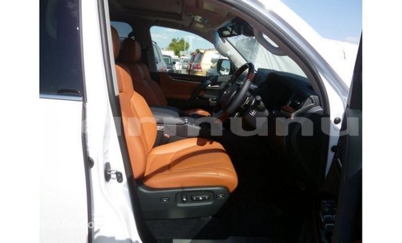 Acheter Import Voiture Lexus LX Blanc à Import - Dubai, Région de la Bouenza Acheter Import Voiture Lexus LX Blanc à Import - Dubai, Région de la Bouenza