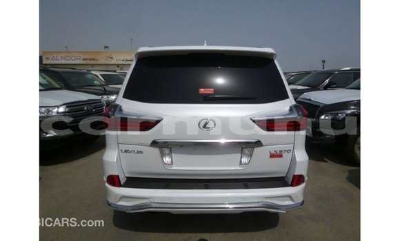 Acheter Import Voiture Lexus LX Blanc à Import - Dubai, Région de la Bouenza Acheter Import Voiture Lexus LX Blanc à Import - Dubai, Région de la Bouenza