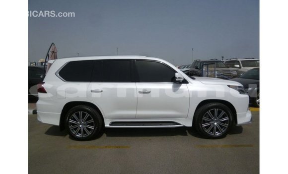 Acheter Import Voiture Lexus LX Blanc à Import - Dubai, Région de la Bouenza Acheter Import Voiture Lexus LX Blanc à Import - Dubai, Région de la Bouenza