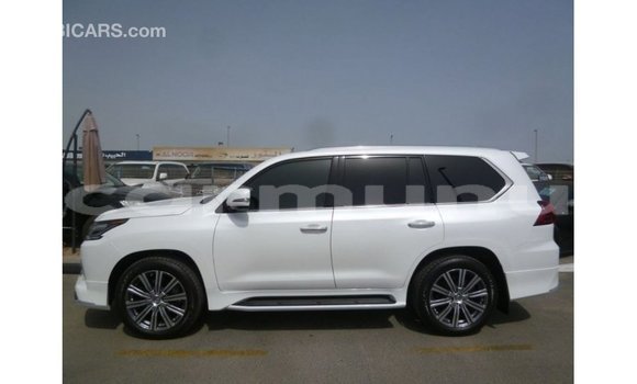 Acheter Import Voiture Lexus LX Blanc à Import - Dubai, Région de la Bouenza Acheter Import Voiture Lexus LX Blanc à Import - Dubai, Région de la Bouenza