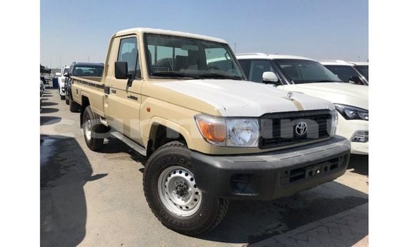 Acheter Import Voiture Toyota Land Cruiser Beige à Import - Dubai, Région de la Bouenza Acheter Import Voiture Toyota Land Cruiser Beige à Import - Dubai, Région de la Bouenza